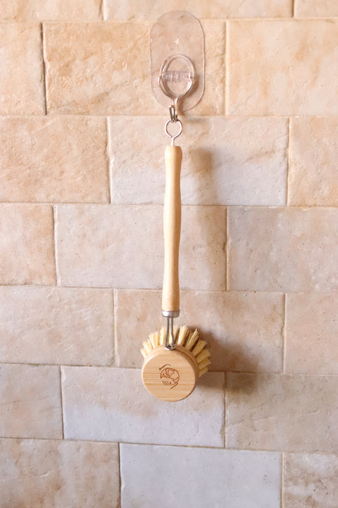 Long handle dish scrubber